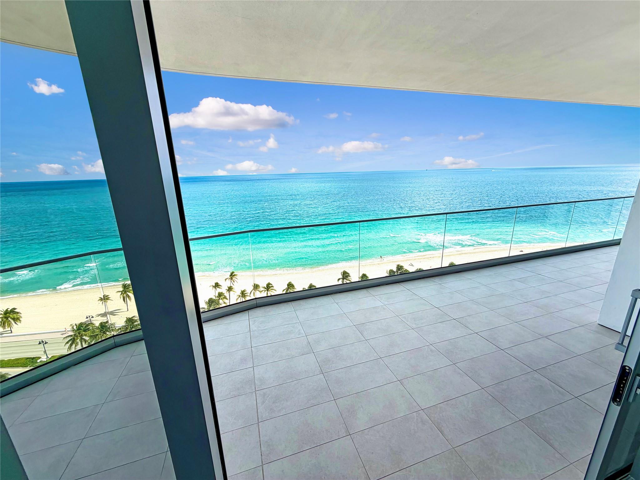 SELENE OCEANFRONT RESIDEN - Residential