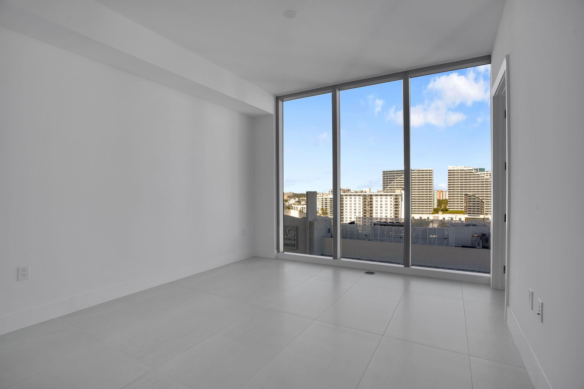 SELENE OCEANFRONT RESIDEN - Residential