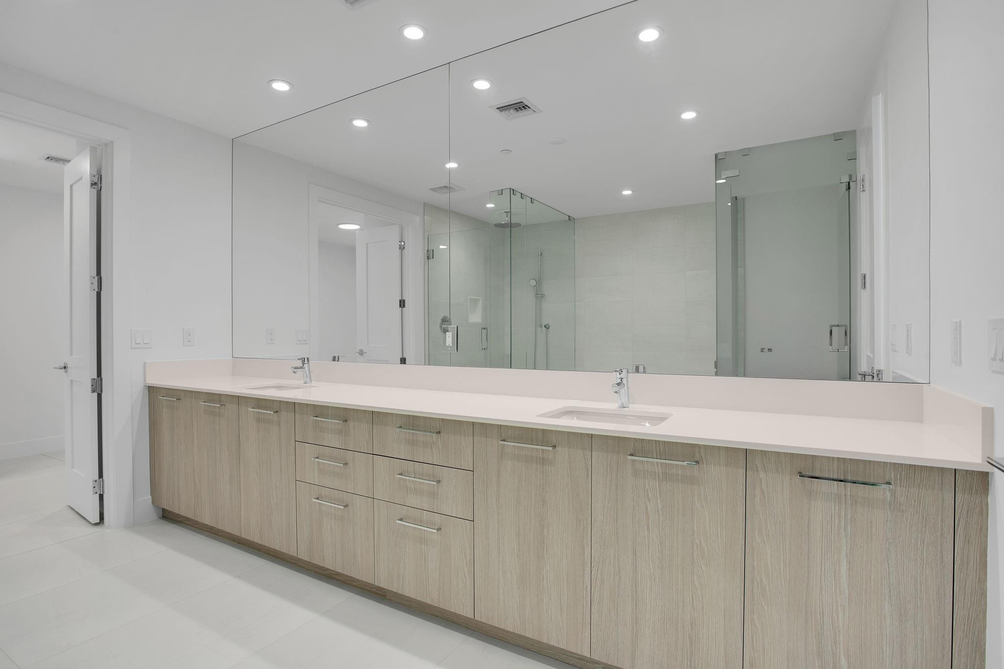 SELENE OCEANFRONT RESIDEN - Residential