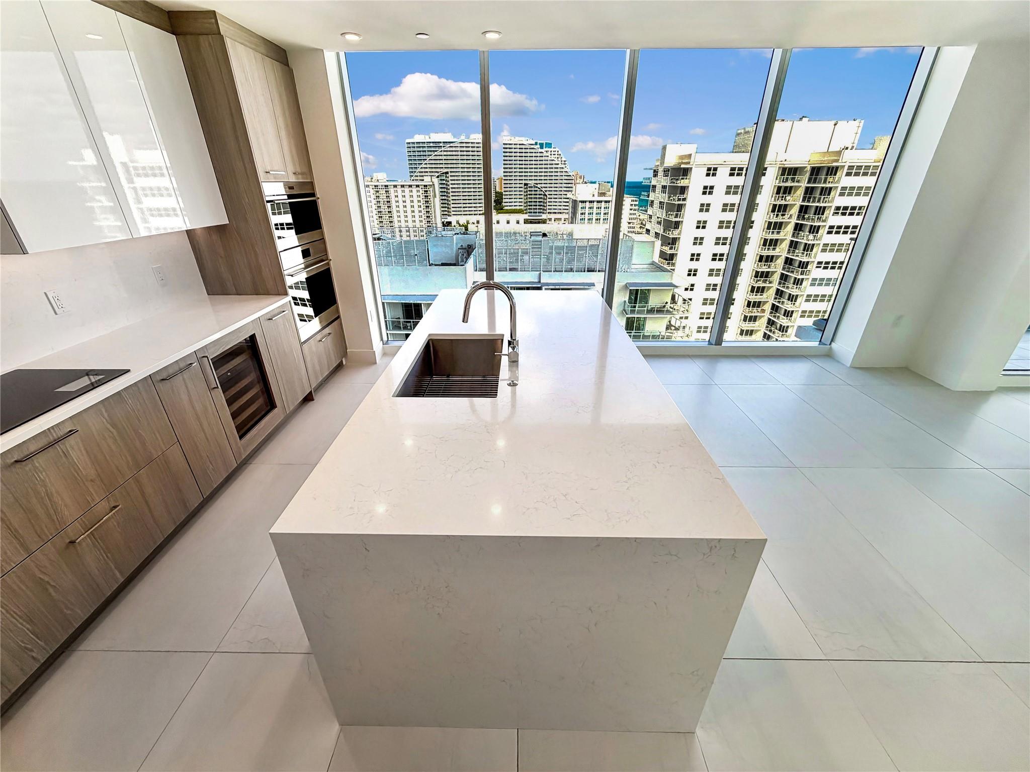 SELENE OCEANFRONT RESIDEN - Residential