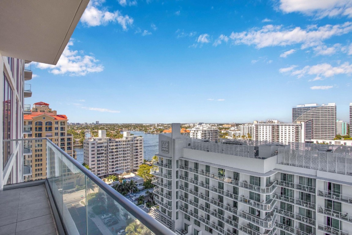 151 N Seabreeze Blv E-1204