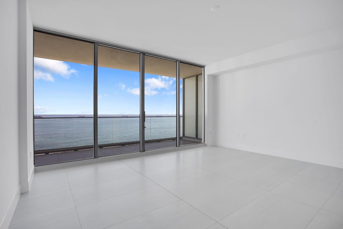 SELENE OCEANFRONT RESIDEN - Residential