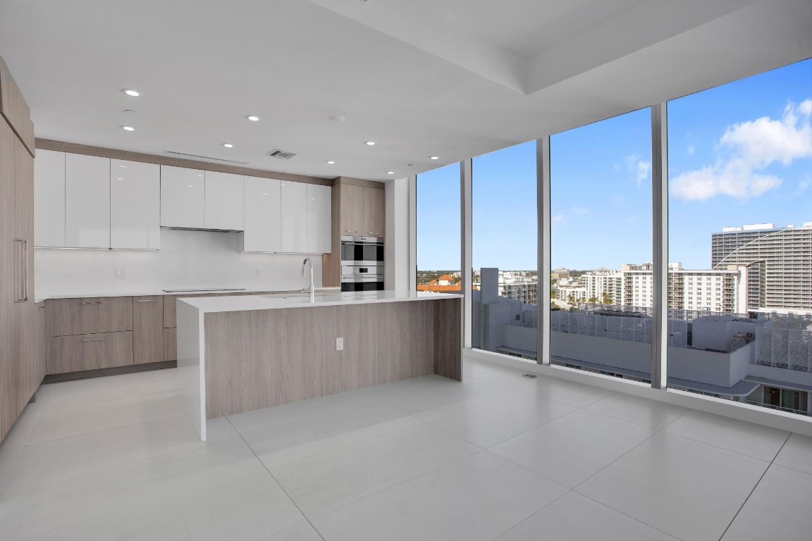 SELENE OCEANFRONT RESIDEN - Residential