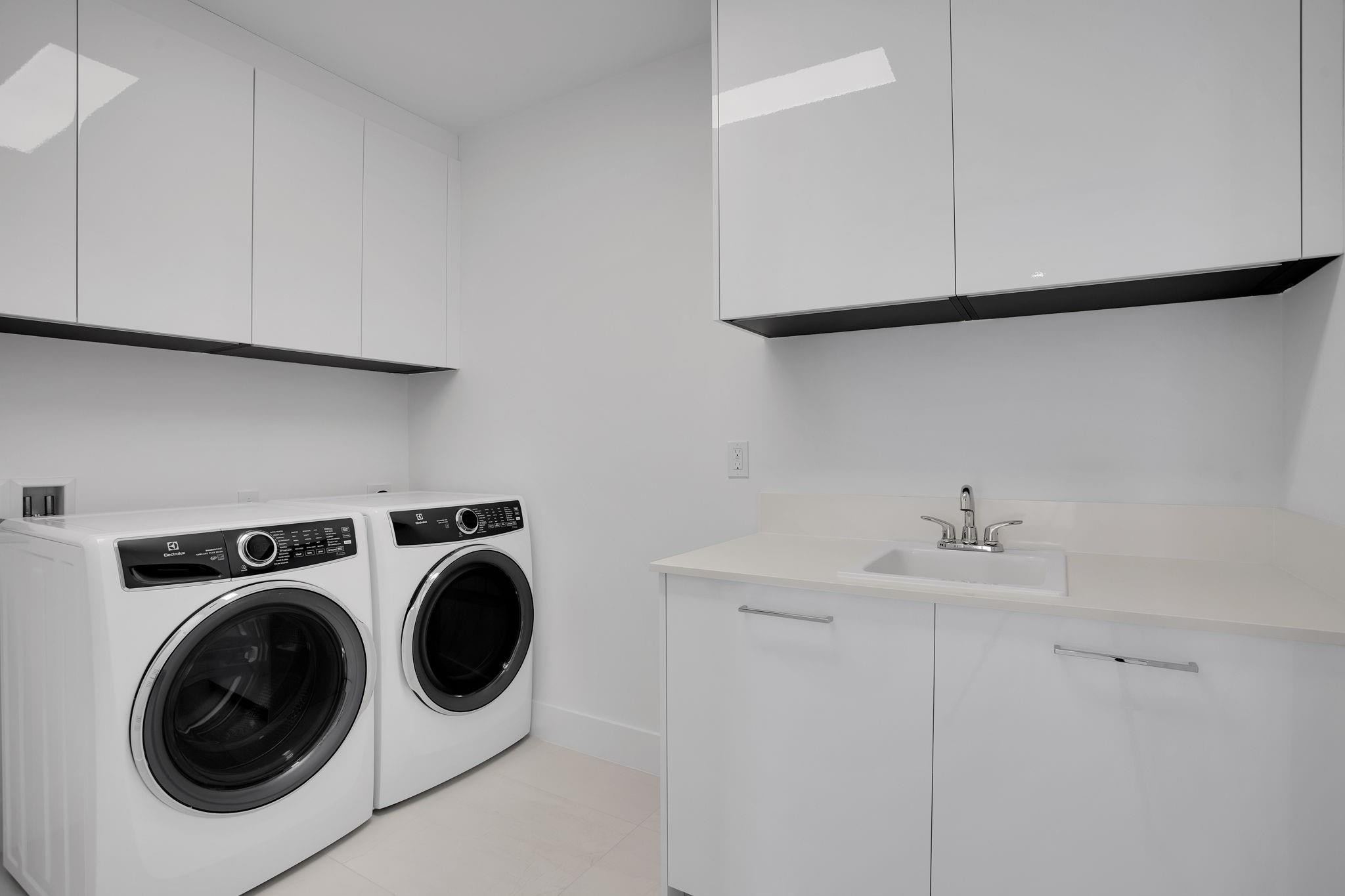 SELENE OCEANFRONT RESIDEN - Residential