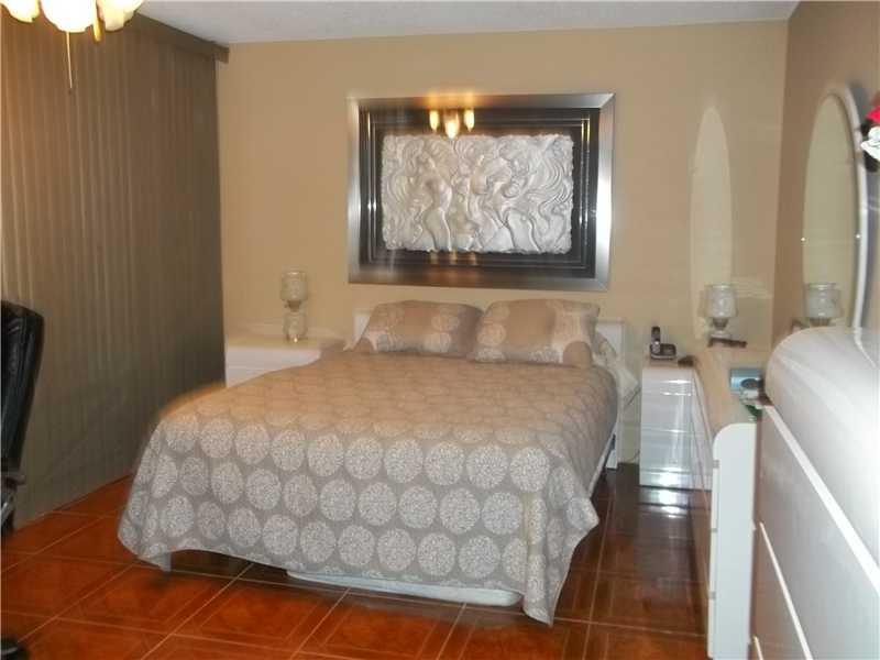 PALM AIRE COUNTRY CLUB - Residential