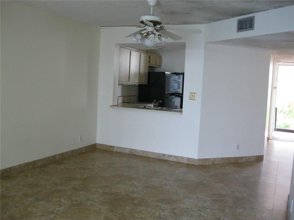 Lake Emerald - Residential