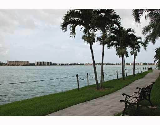Lake Emerald - Residential