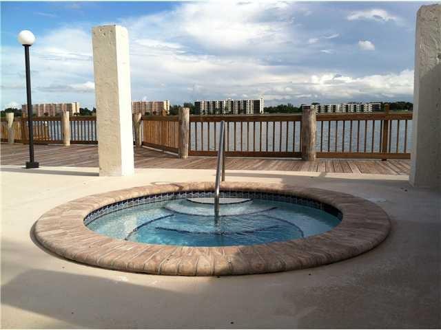 Lake Emerald - Residential