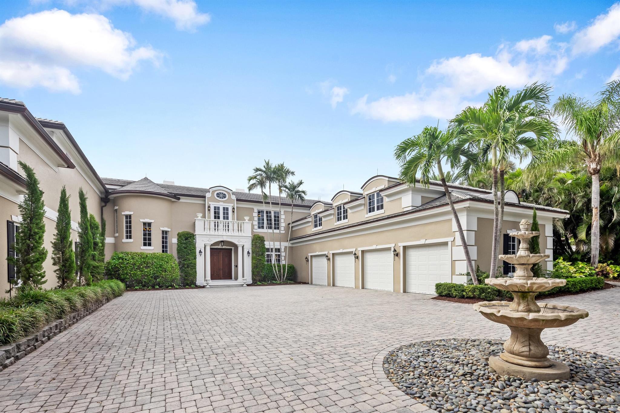 LUCINDIA - Residential