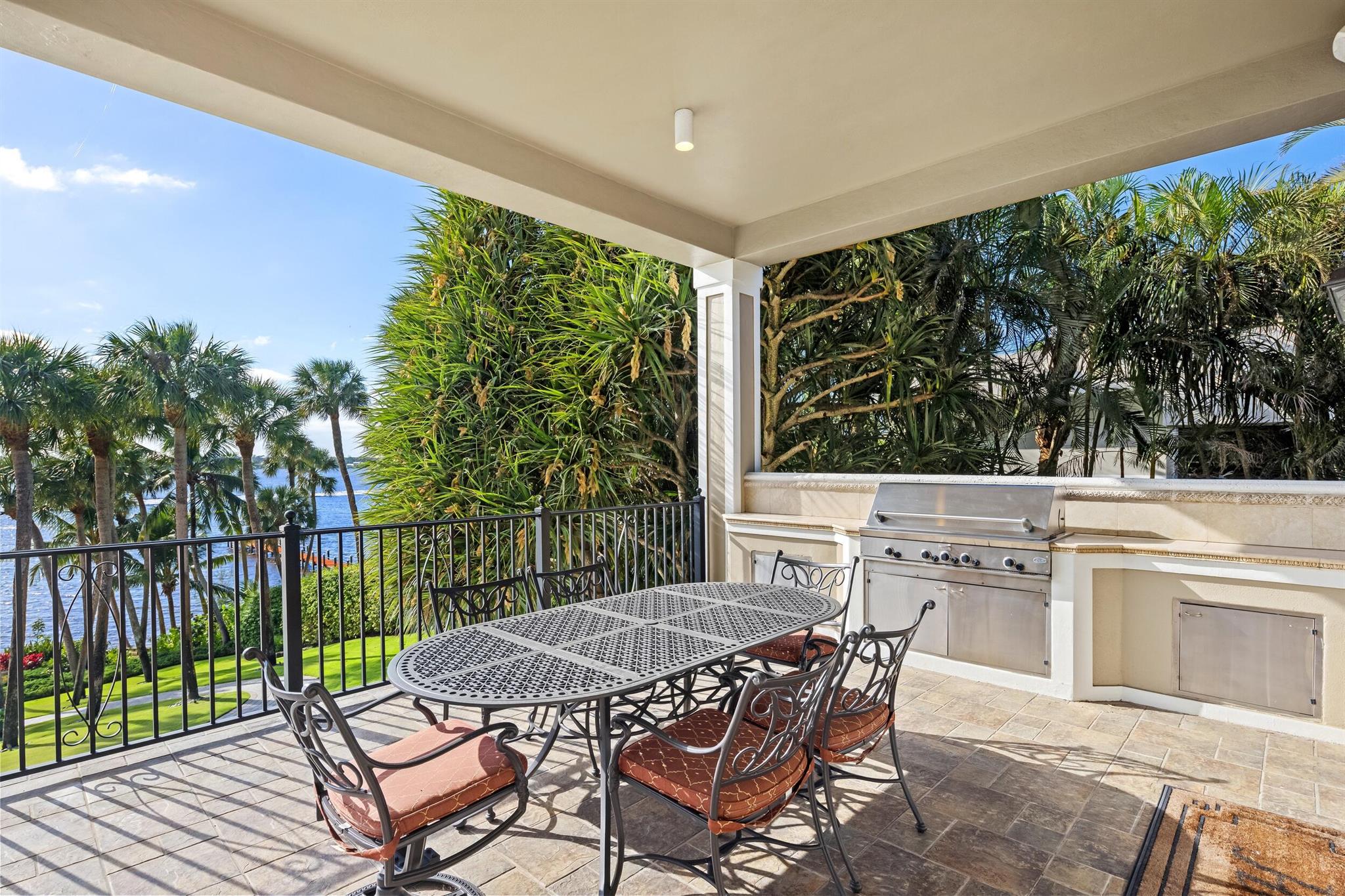 LUCINDIA - Residential