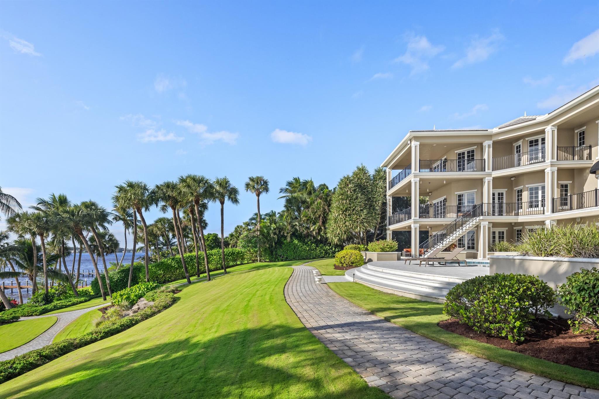 LUCINDIA - Residential