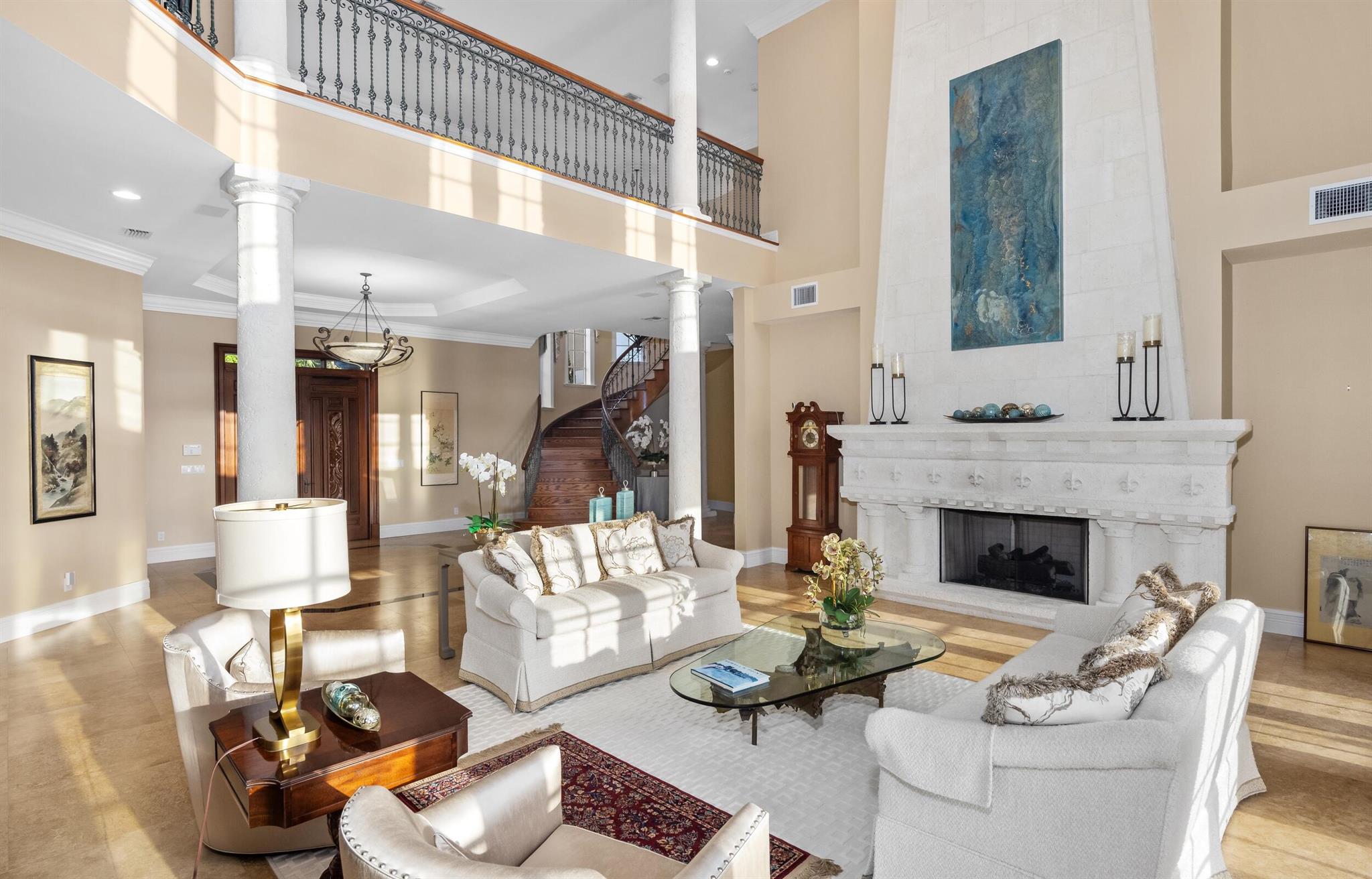 LUCINDIA - Residential