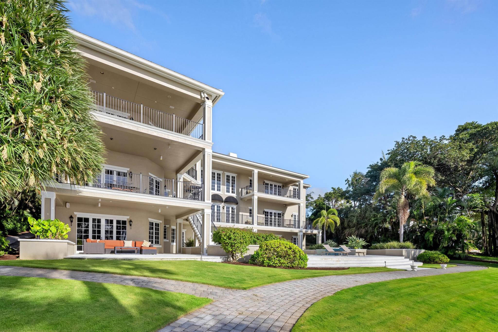 LUCINDIA - Residential