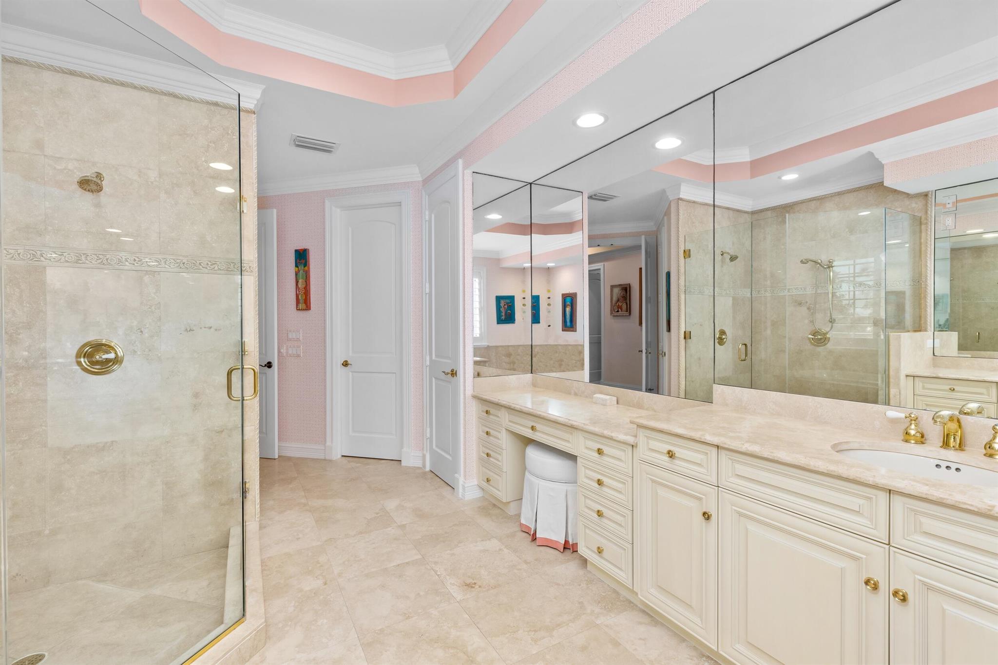 LUCINDIA - Residential