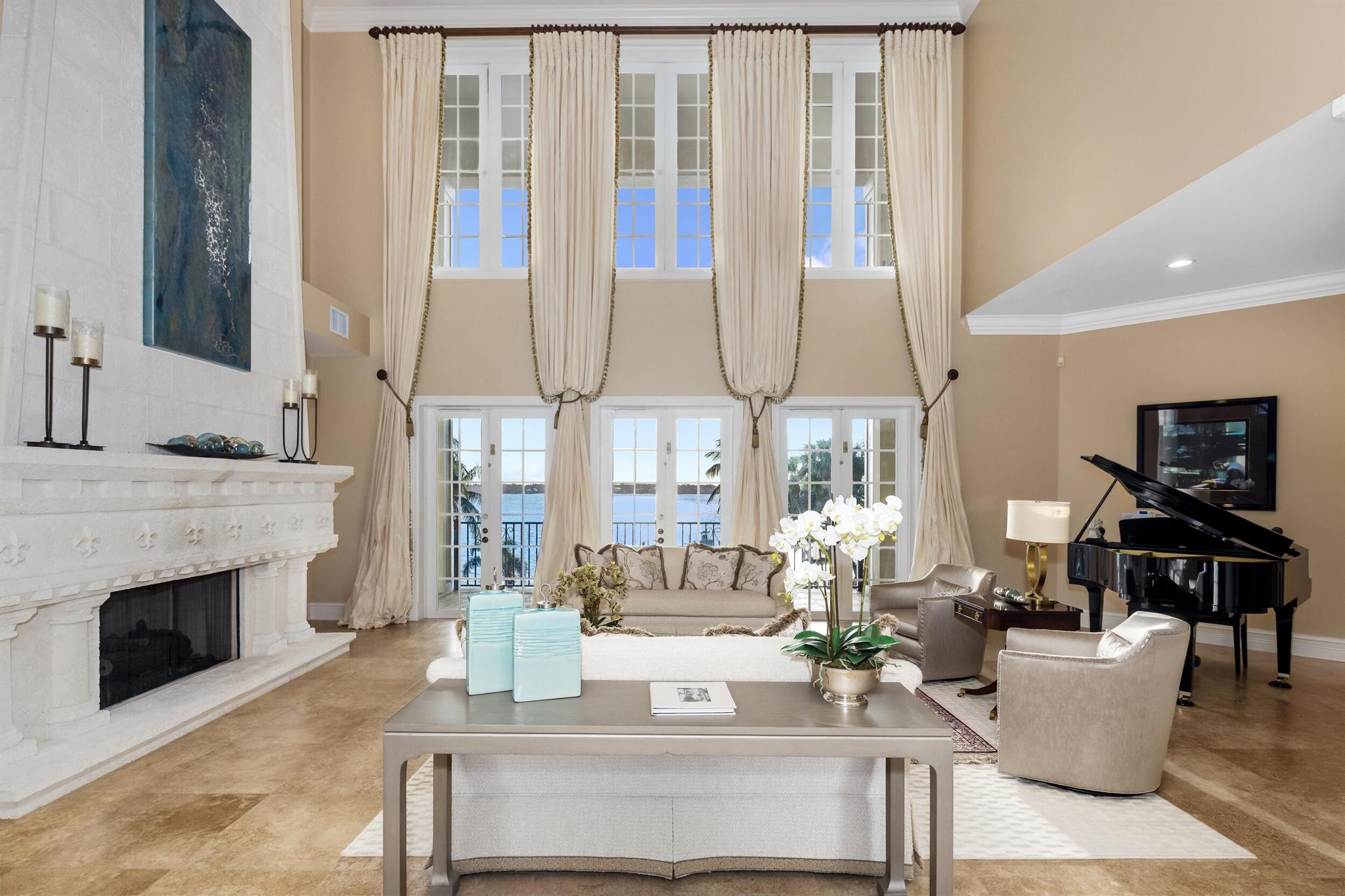 LUCINDIA - Residential