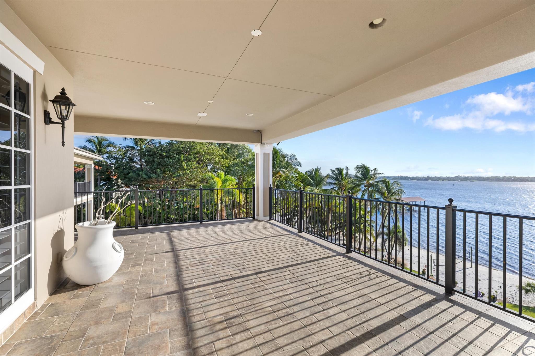 LUCINDIA - Residential