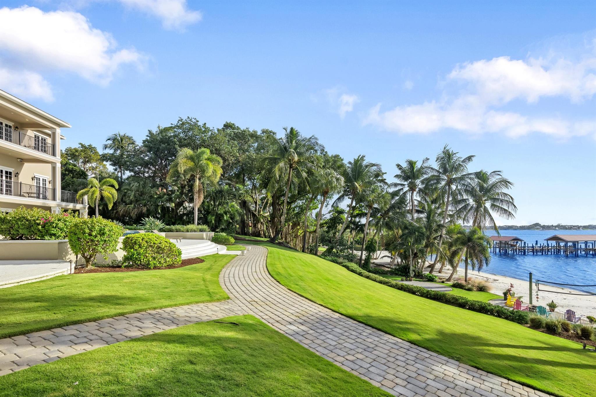 LUCINDIA - Residential