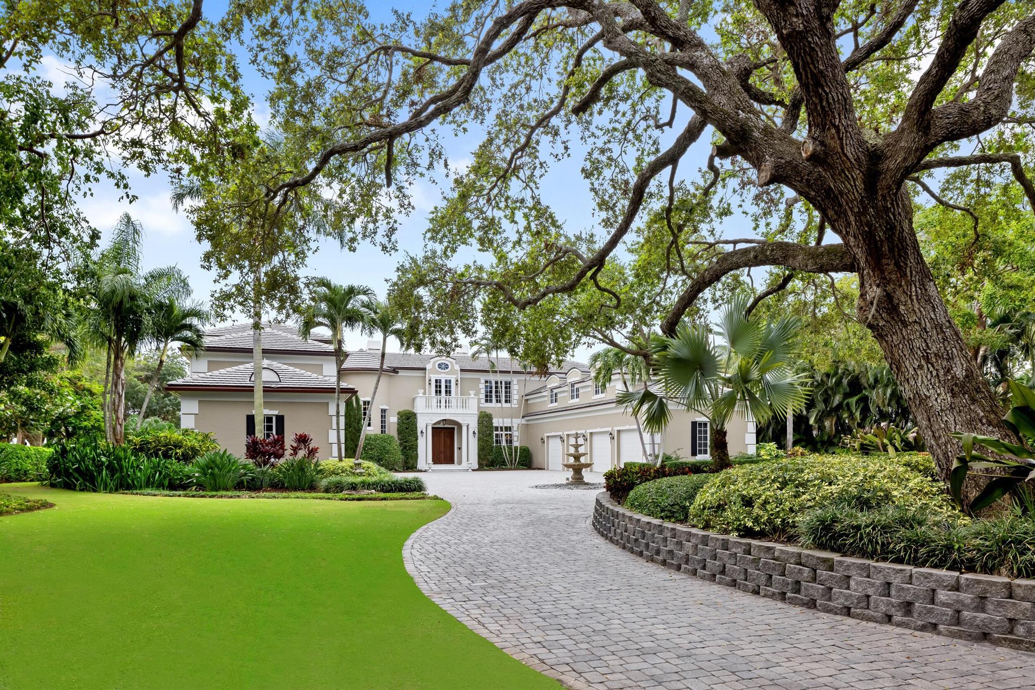 LUCINDIA - Residential