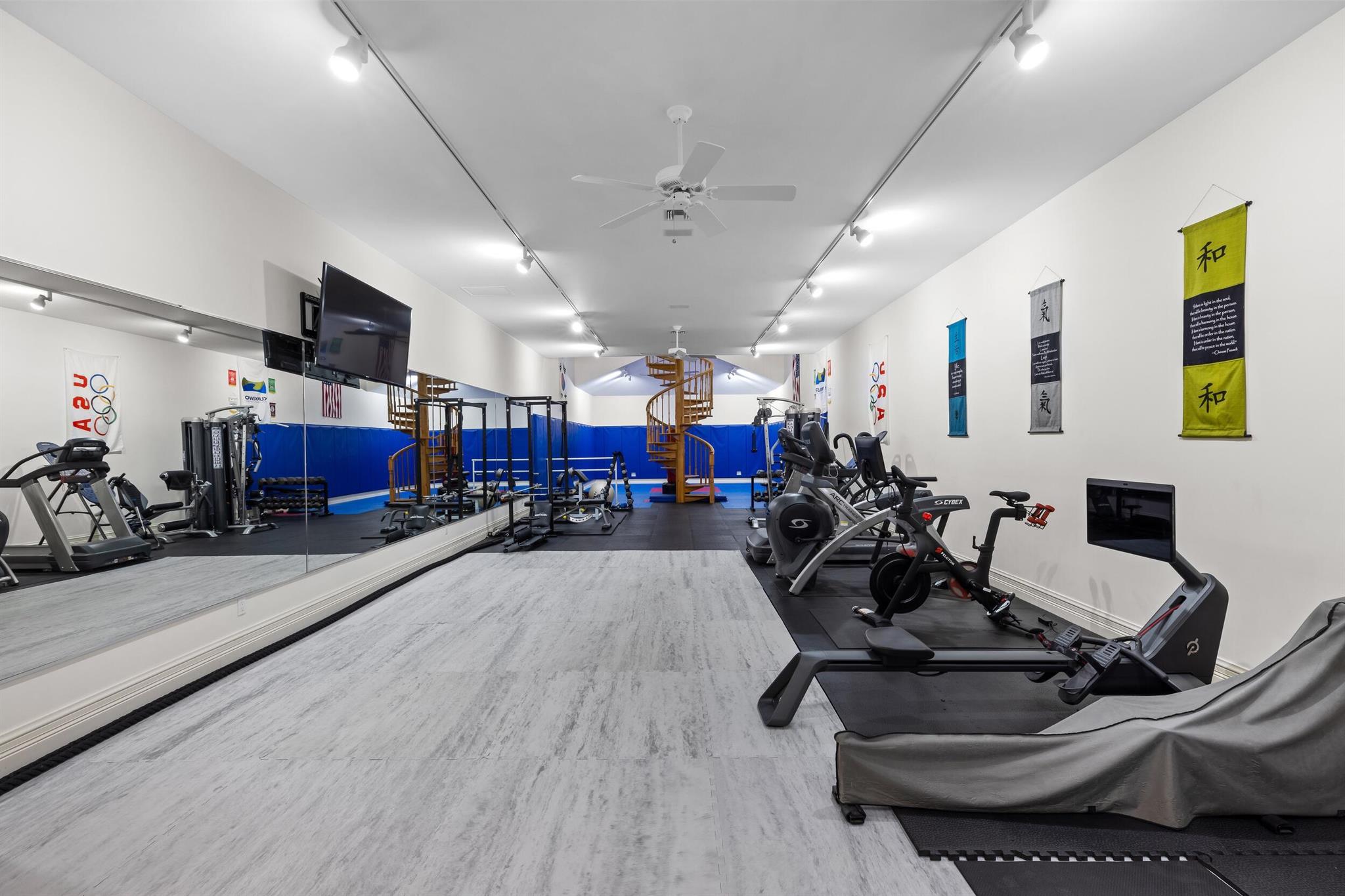 LUCINDIA - Residential