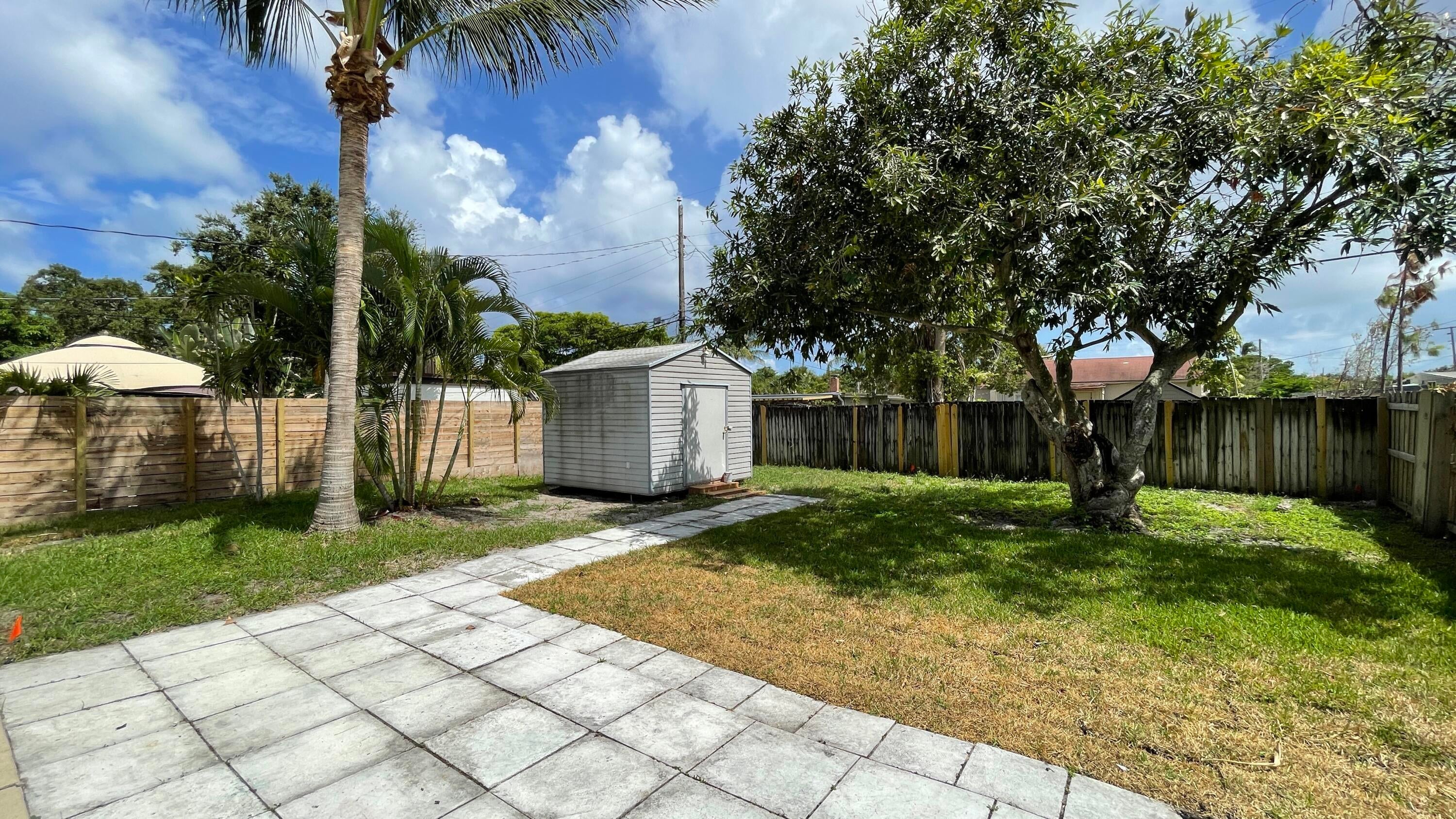 116 E CENTRAL Boulevard