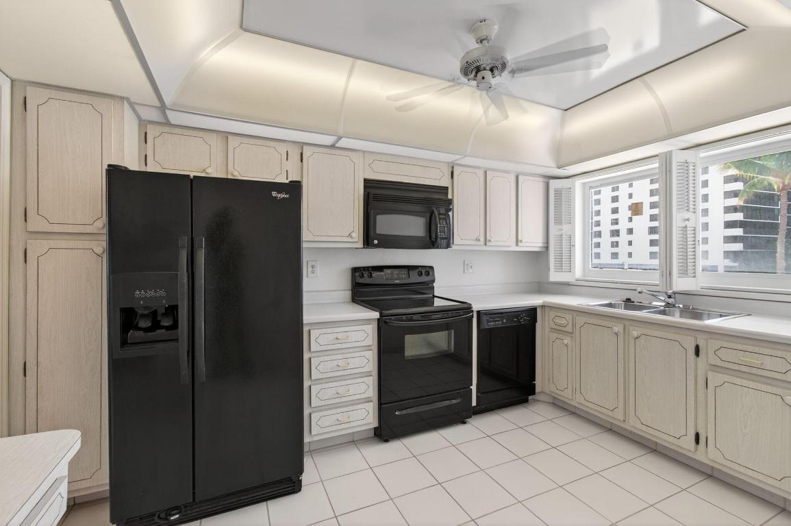 SEAGATE OF HIGHLAND CONDO - Residential