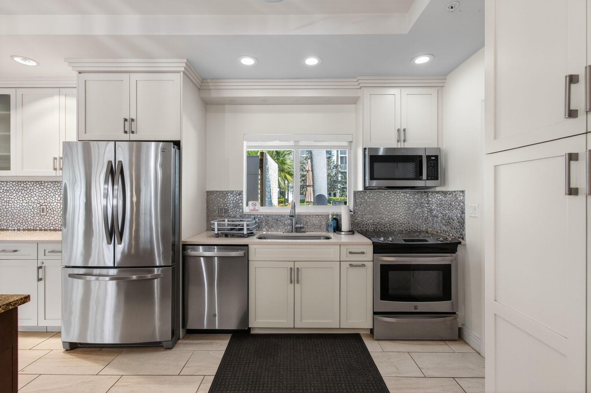 SEAGATE OF HIGHLAND CONDO - Residential