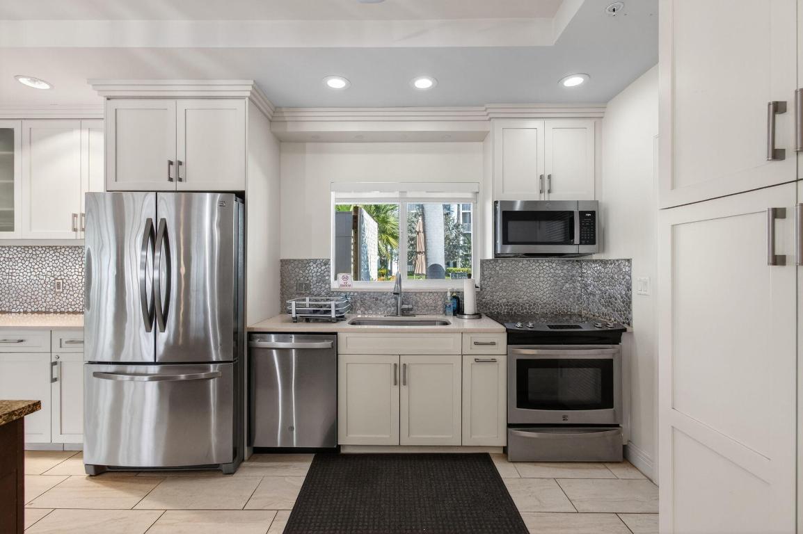 SEAGATE OF HIGHLAND CONDO - Residential