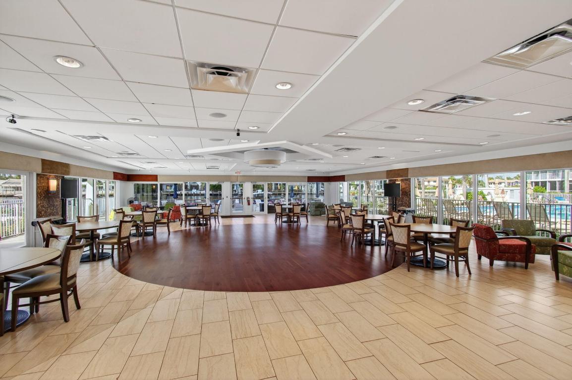 SEAGATE OF HIGHLAND CONDO - Residential