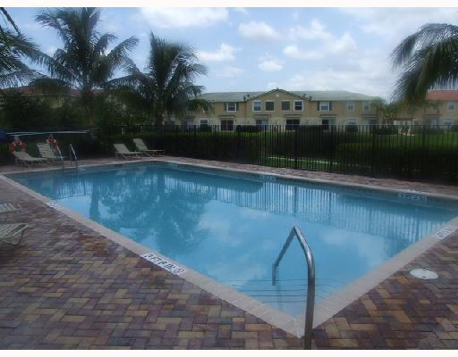 Royal Woods Condo - Residential Lease