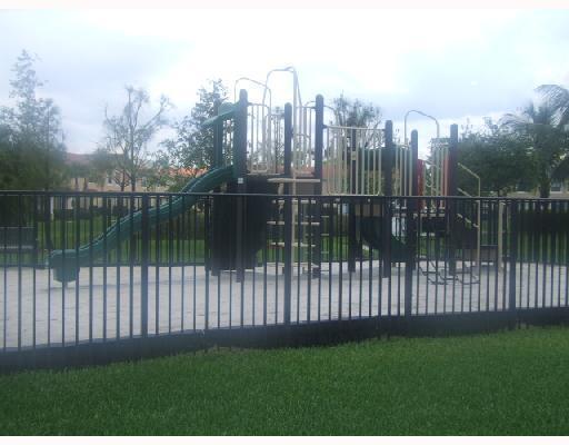 Royal Woods Condo - Residential Lease