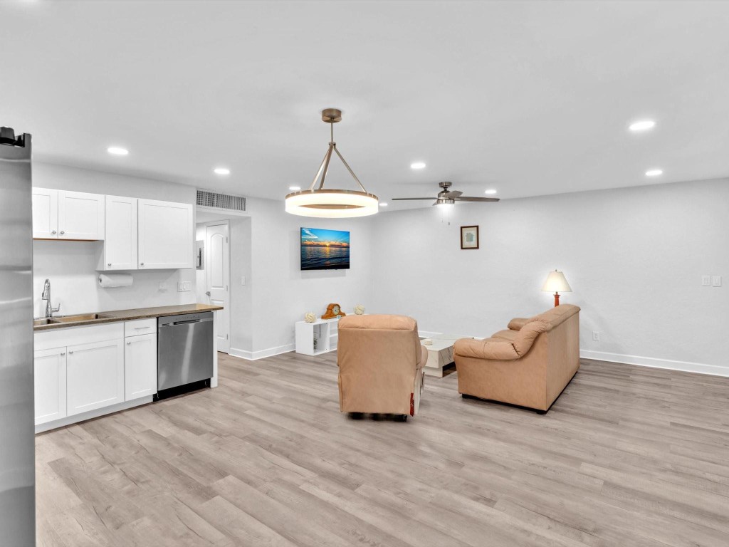 MAYBURY MANSIONS - Residential