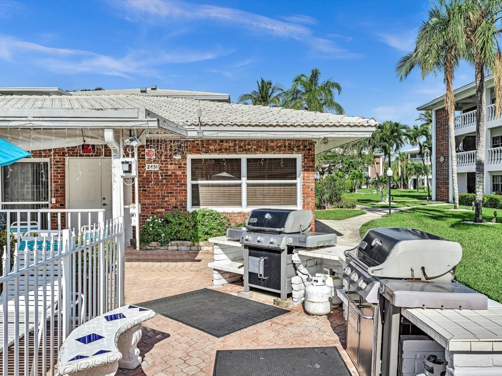 MAYBURY MANSIONS - Residential
