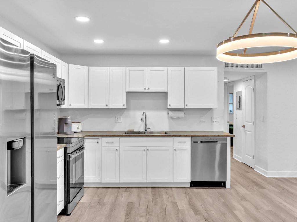 MAYBURY MANSIONS - Residential