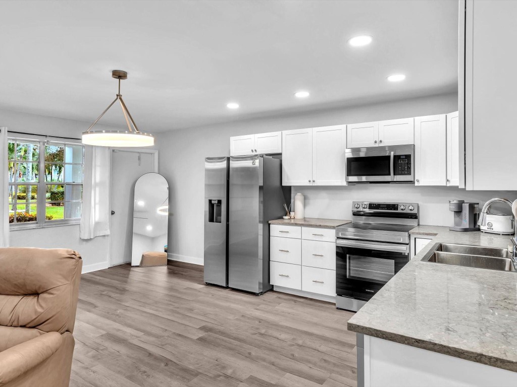 MAYBURY MANSIONS - Residential