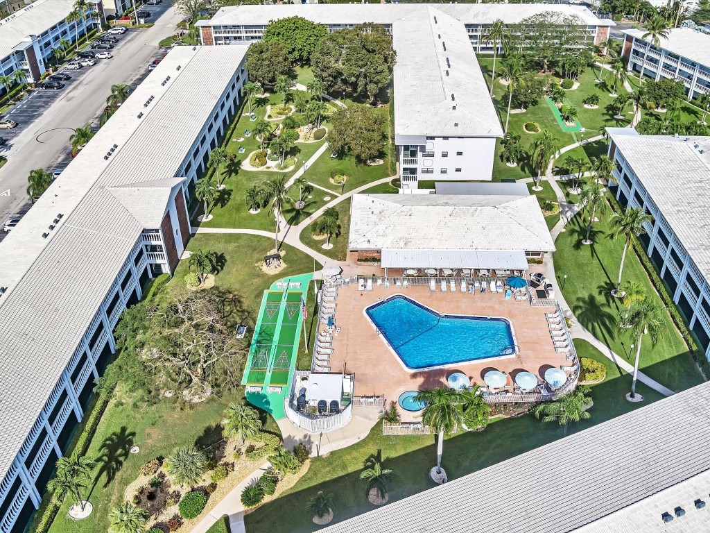 MAYBURY MANSIONS - Residential