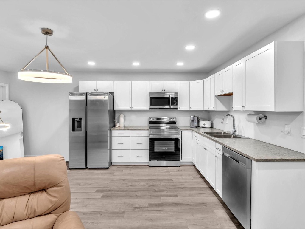 MAYBURY MANSIONS - Residential