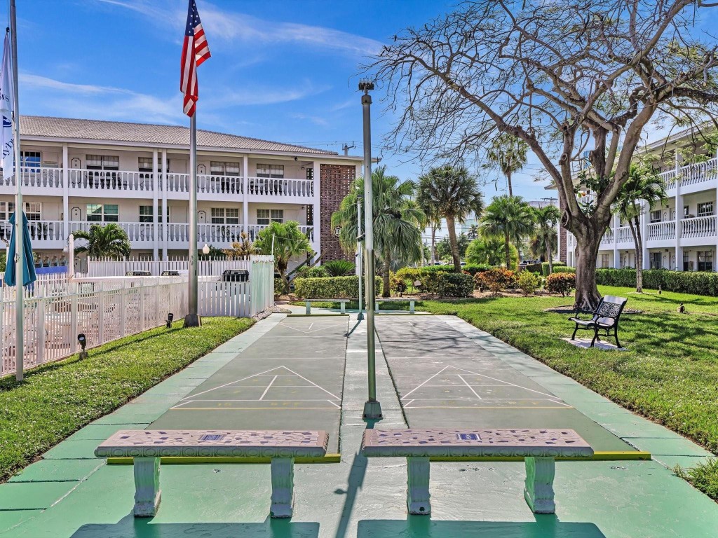 MAYBURY MANSIONS - Residential