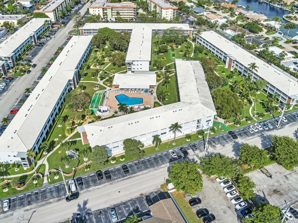 MAYBURY MANSIONS - Residential