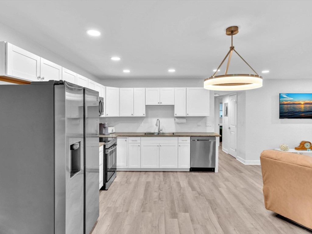 MAYBURY MANSIONS - Residential