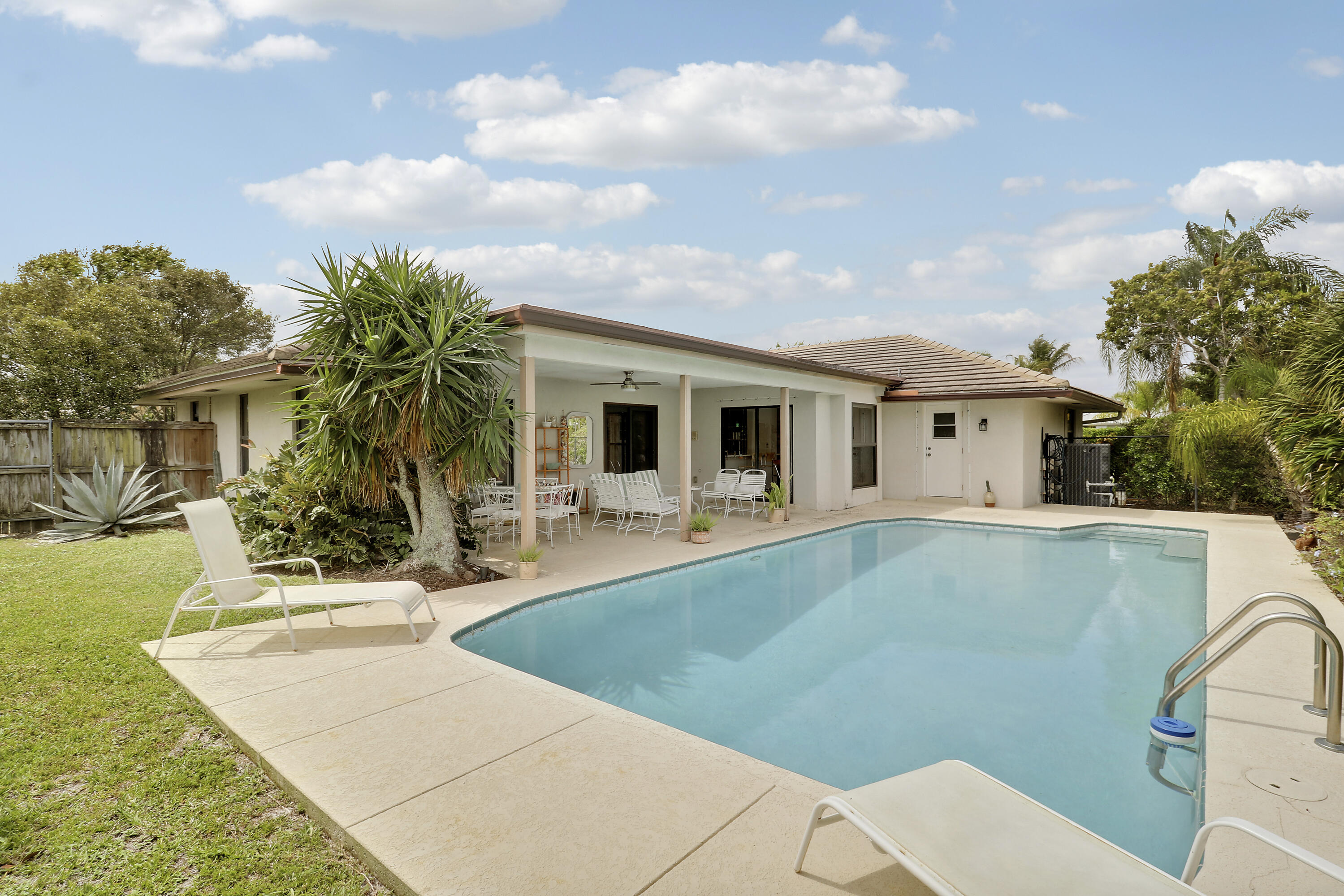 TEQUESTA PINES - Residential Lease