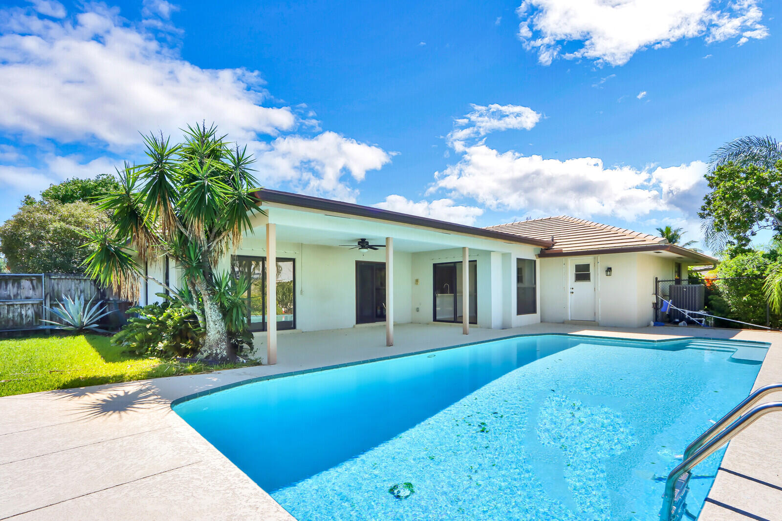 TEQUESTA PINES - Residential Lease