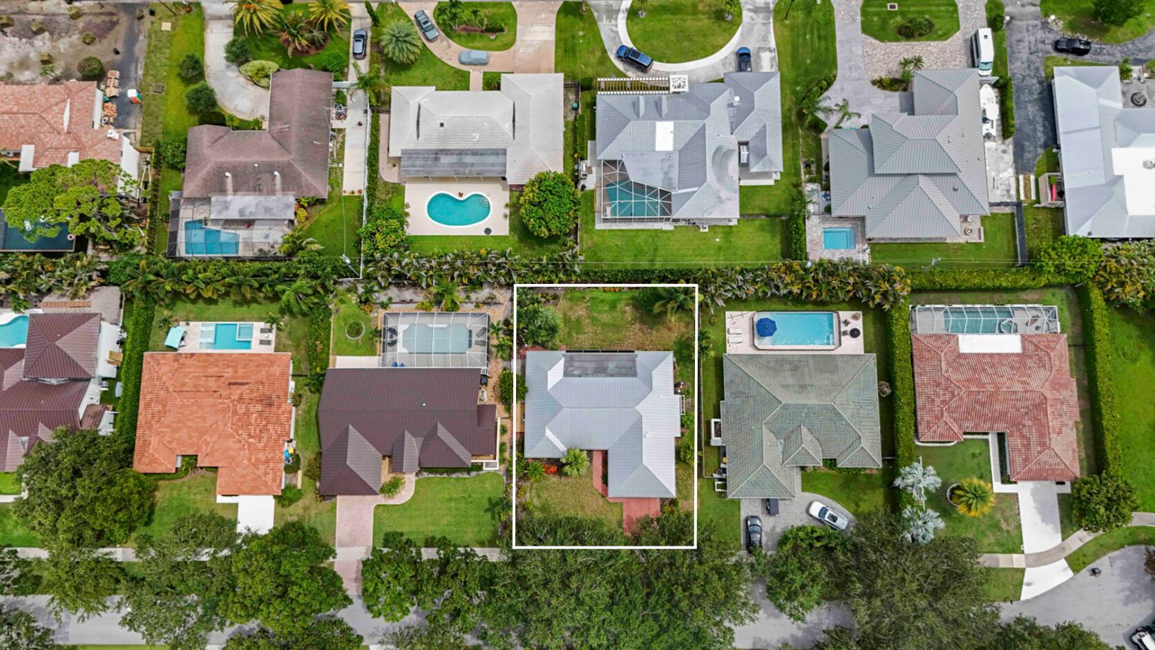 9746 SE Landing Place
