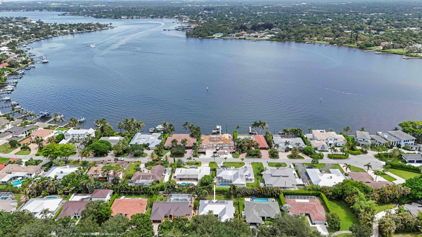 9746 SE Landing Place