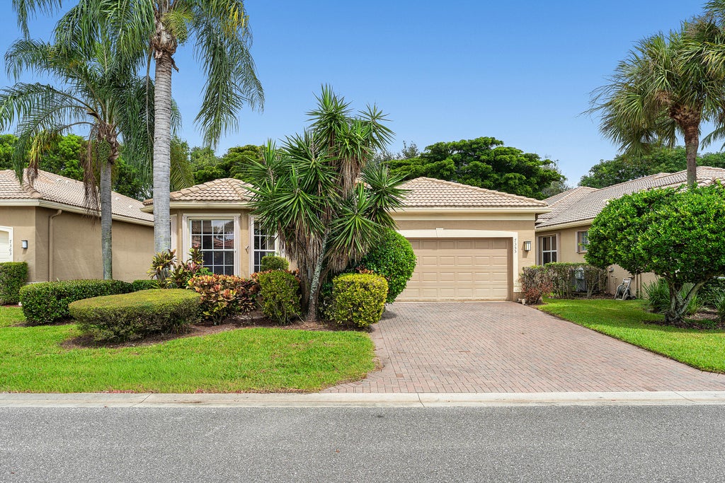 Photo of 7355 Maple Ridge Trail, Boynton Beach, FL 33437 (MLS # B26090192)