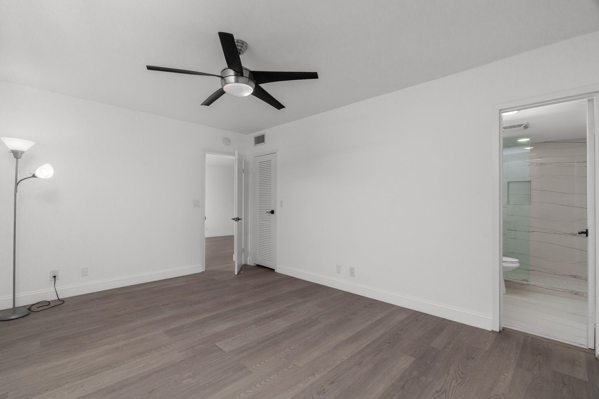 VILLAGES OF ORIOLE ABBEY CONDO - Residential