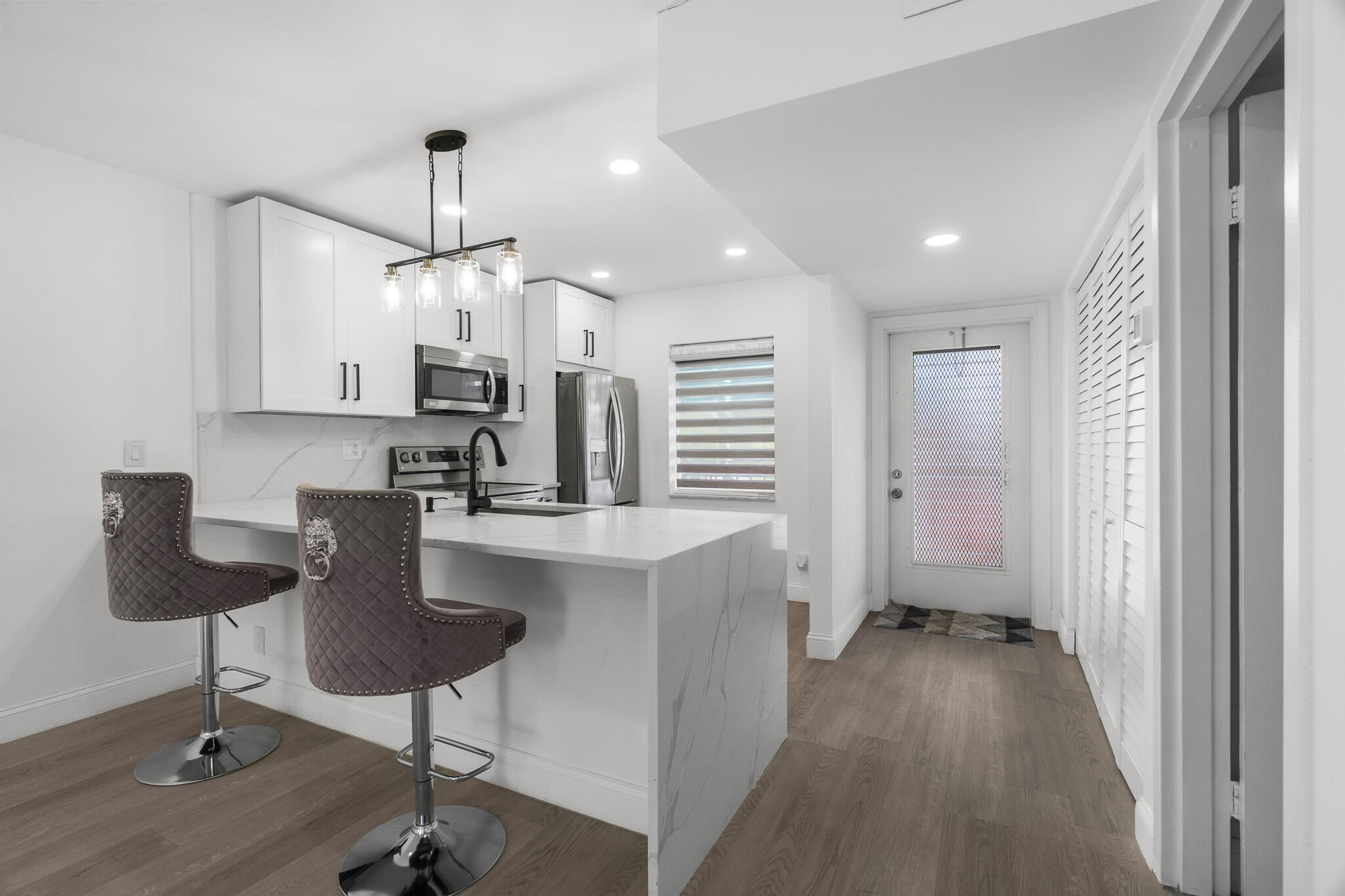 VILLAGES OF ORIOLE ABBEY CONDO - Residential