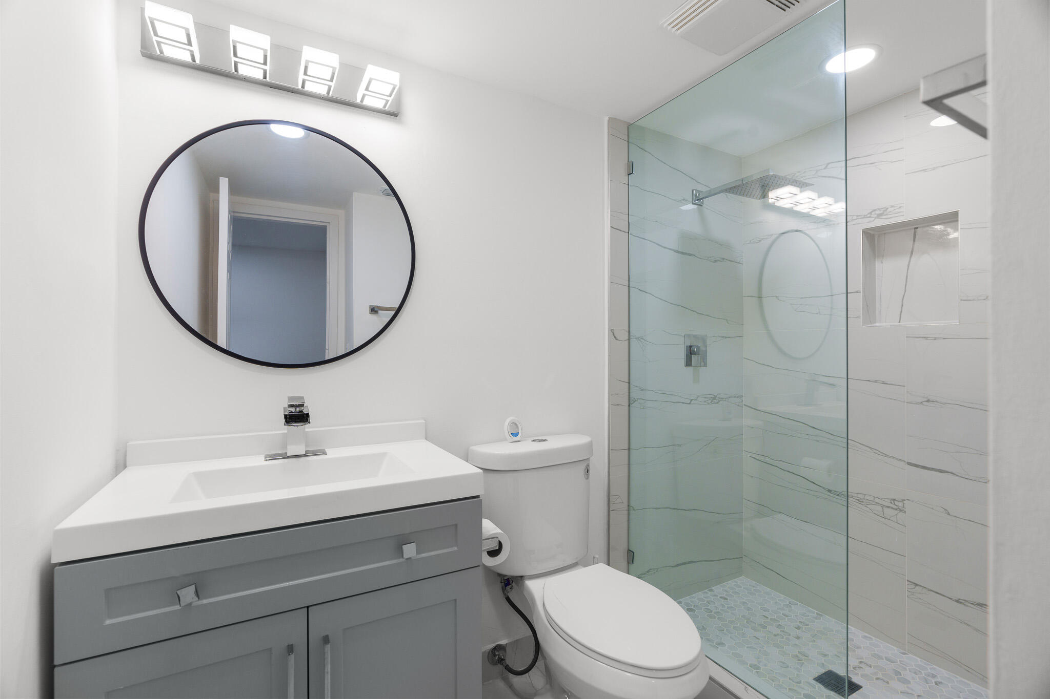 VILLAGES OF ORIOLE ABBEY CONDO - Residential