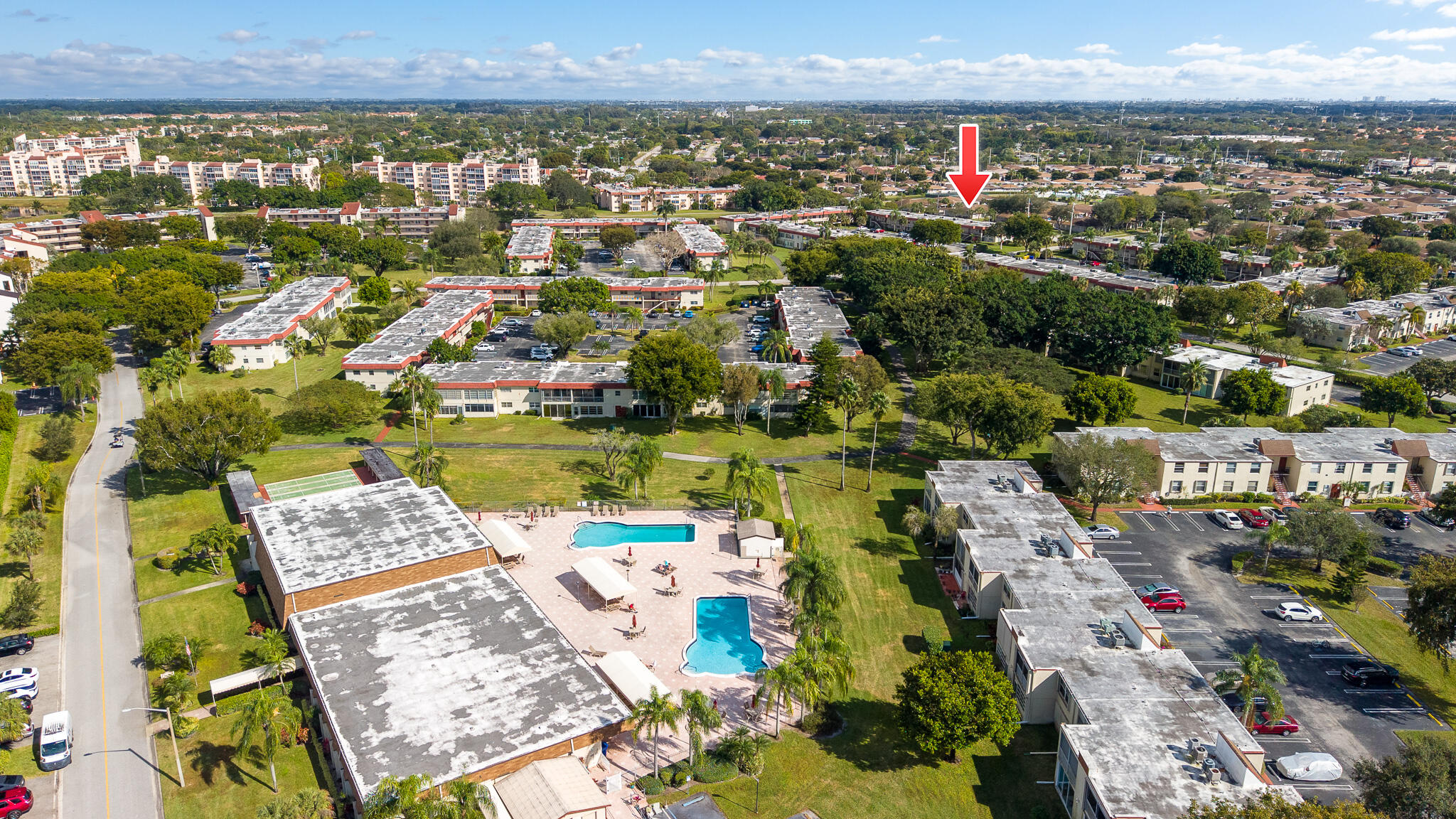 VILLAGES OF ORIOLE ABBEY CONDO - Residential