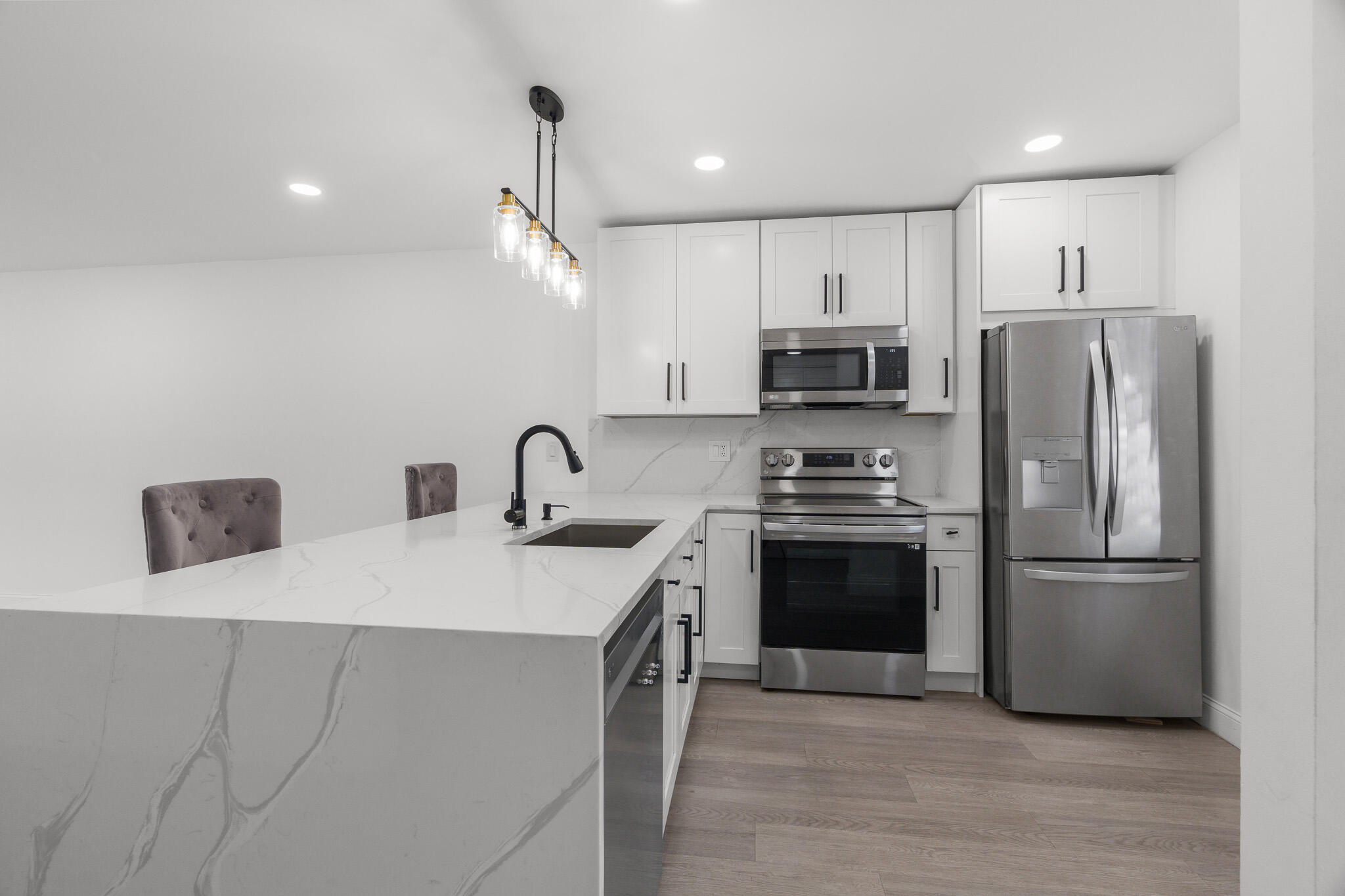 VILLAGES OF ORIOLE ABBEY CONDO - Residential