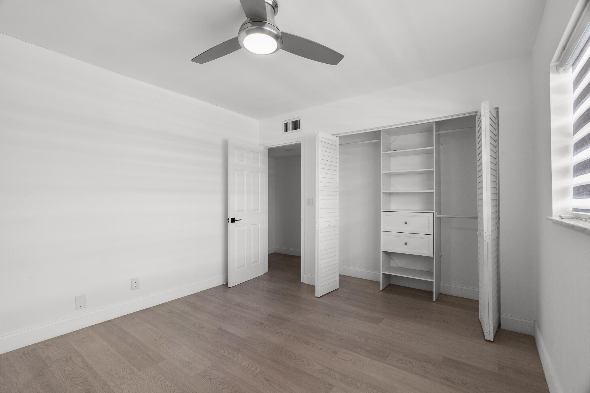 VILLAGES OF ORIOLE ABBEY CONDO - Residential